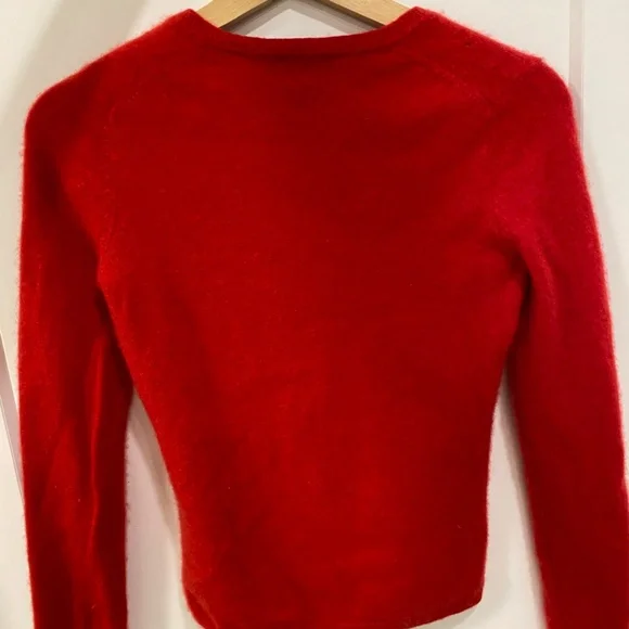 Lord and Taylor cashmere sweater - Picture 4 of 5
